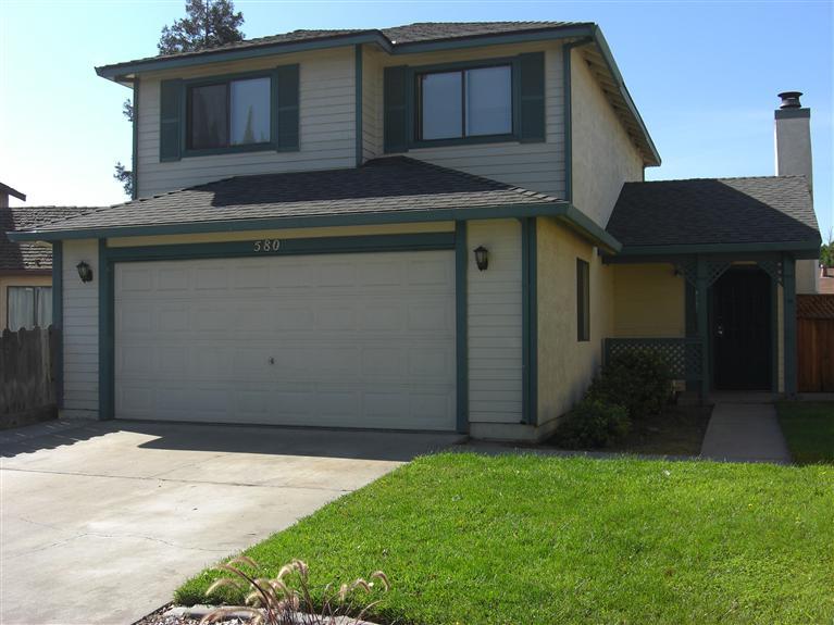 580 Clover Dr, Turlock, CA 95380 photo 1