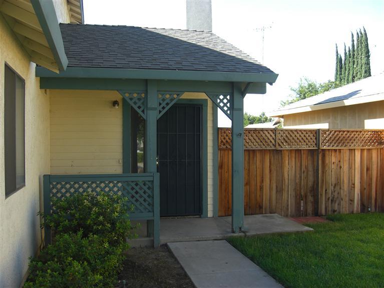 580 Clover Dr, Turlock, CA 95380 photo 2