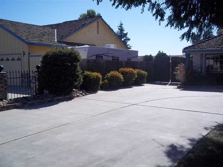 8083 Robert St, Hilmar, CA 95324 photo 2