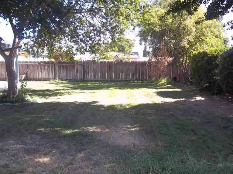 8083 Robert St, Hilmar, CA 95324 photo 5