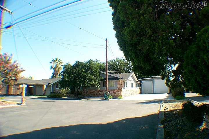 1206 Mitchell Rd, Modesto, CA 95351 photo 1