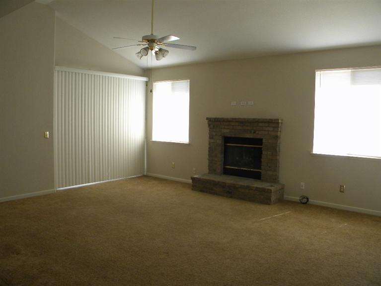 1945 Alghero Dr, Manteca, CA 95336 photo 2