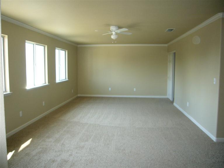 512 Red Robin Dr, Patterson, CA 95363 photo 8