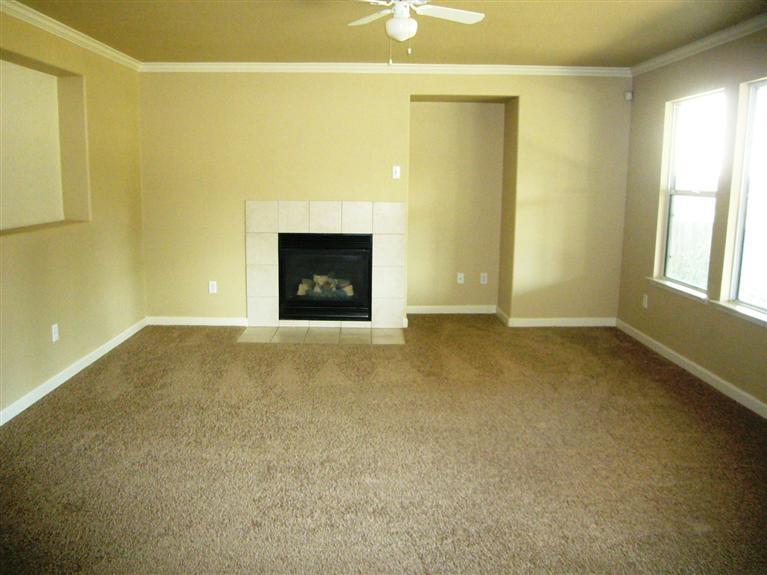 512 Red Robin Dr, Patterson, CA 95363 photo 3