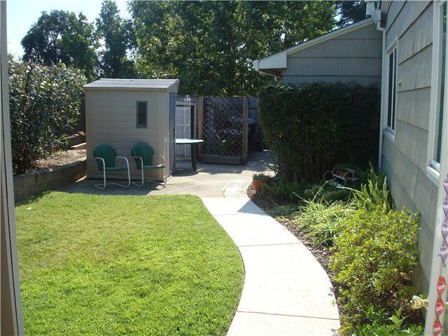 5961 Ellerslee Dr, Carmichael, CA 95608 photo 17