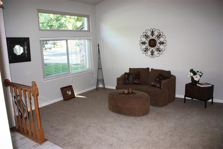 111 Hazelmere Dr, Folsom, CA 95630 photo 2
