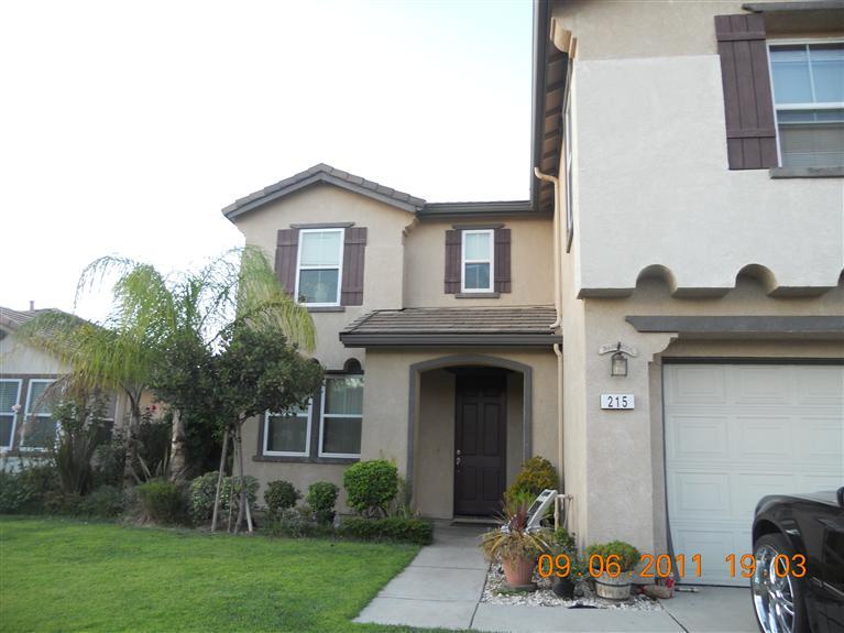 215 Elgin Ave, Lodi, CA 95240 photo 1