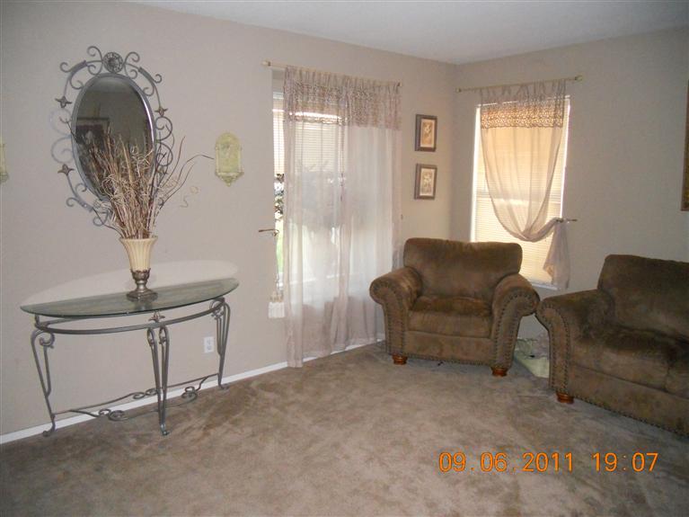 215 Elgin Ave, Lodi, CA 95240 photo 6