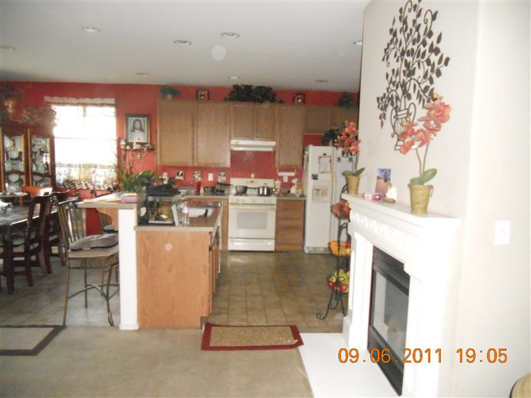 215 Elgin Ave, Lodi, CA 95240 photo 2