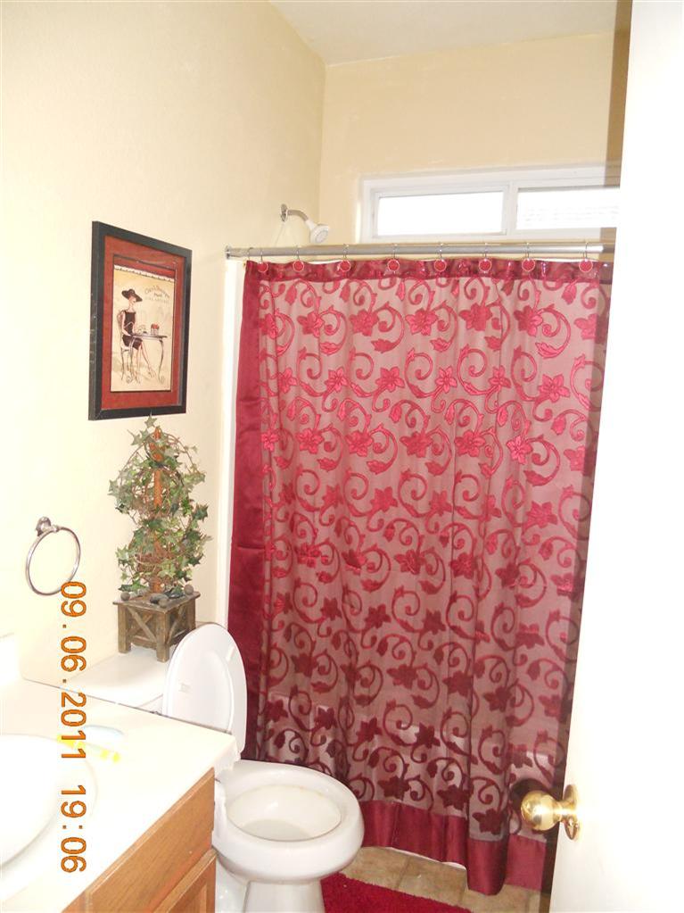 215 Elgin Ave, Lodi, CA 95240 photo 5