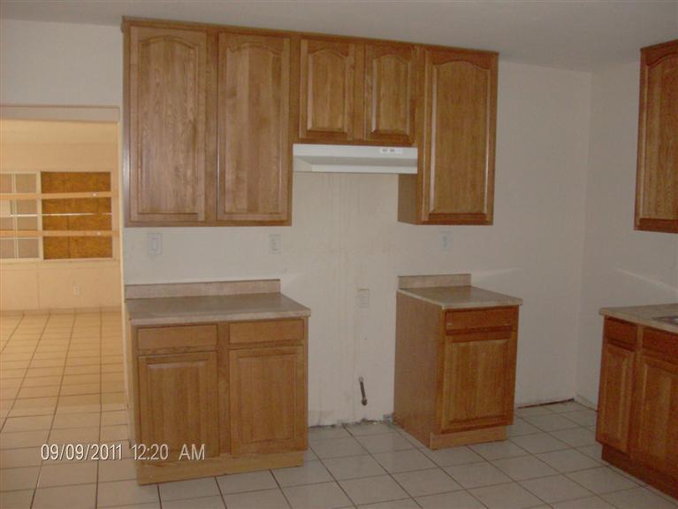 1813 Olympia St, Modesto, CA 95358 photo 3