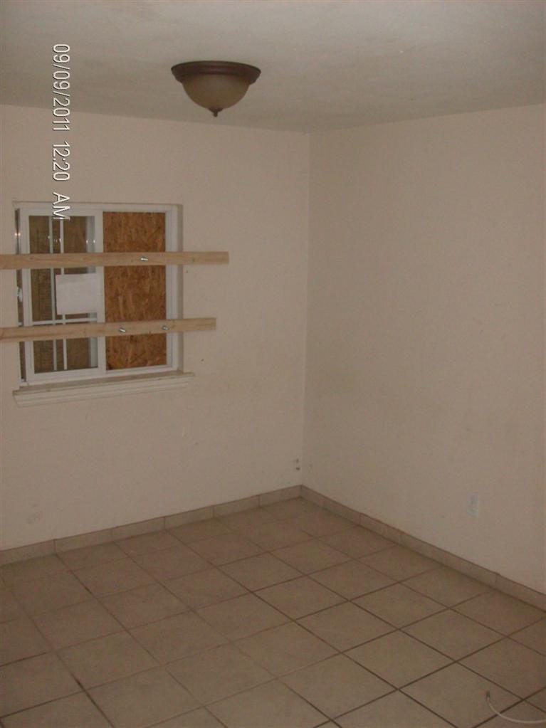1813 Olympia St, Modesto, CA 95358 photo 2