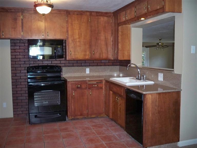 1524 Hazel Ln, Modesto, CA 95350 photo 2