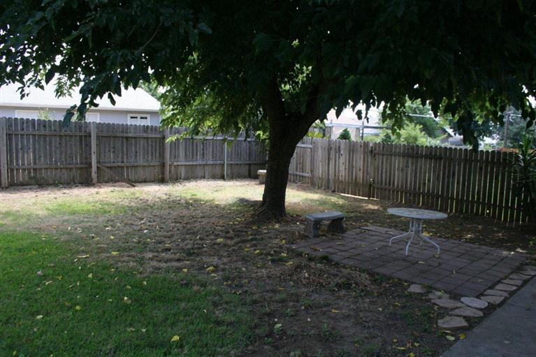 5518 Woodleigh Dr, Carmichael, CA 95608 photo 2