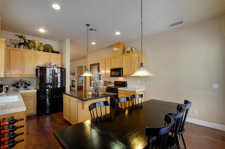 6001 Roswitha Ct, Carmichael, CA 95608 photo 4