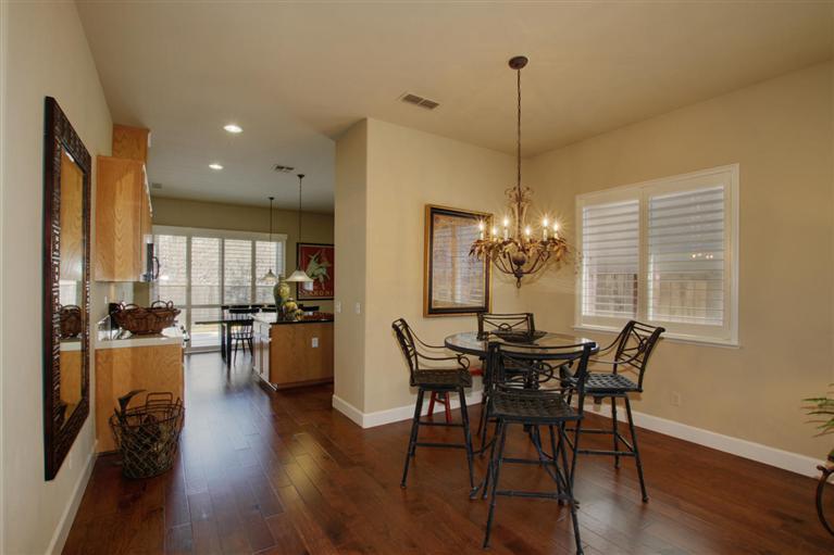6001 Roswitha Ct, Carmichael, CA 95608 photo 3