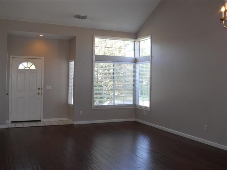 1382 Egret Dr, Tracy, CA 95376 photo 2