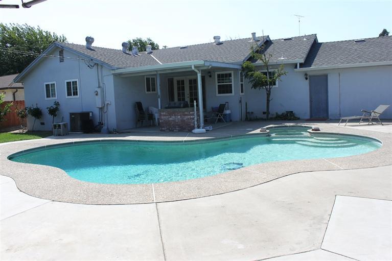 242 Charles Ave, Manteca, CA 95336 photo 1