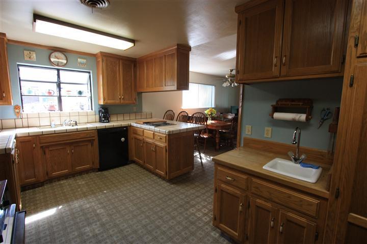 1202 Multnomah Dr, Modesto, CA 95350 photo 8