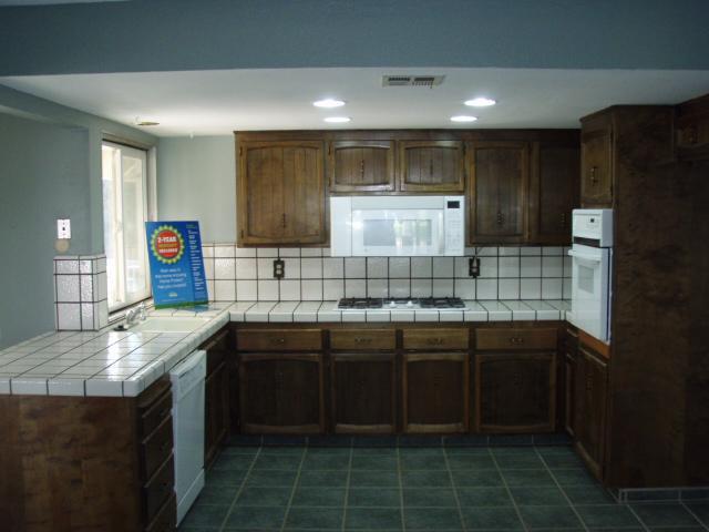 1006 Brookdale Dr, Merced, CA 95340 photo 3