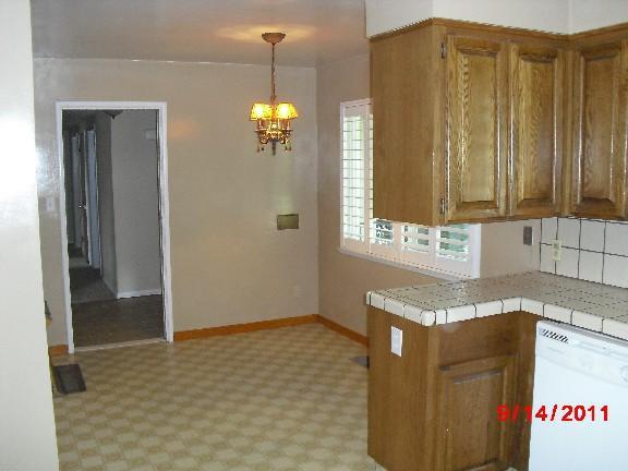 945 S Crescent Ave, Lodi, CA 95240 photo 4