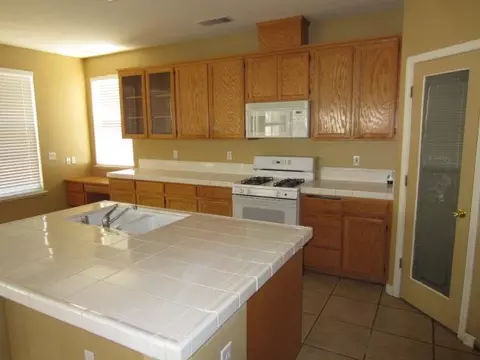 2134 Azevedo Ave, Manteca, CA 95337 photo 4