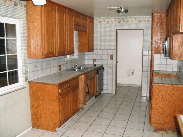 1608 Shirley Ct, Modesto, CA 95358 photo 2