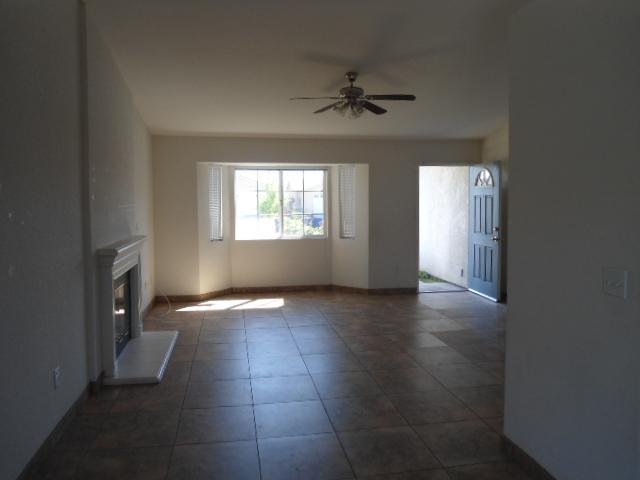 563 E San Xavier Ct, Merced, CA 95341 photo 4
