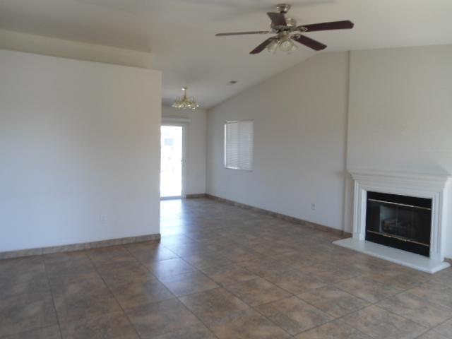 563 E San Xavier Ct, Merced, CA 95341 photo 2