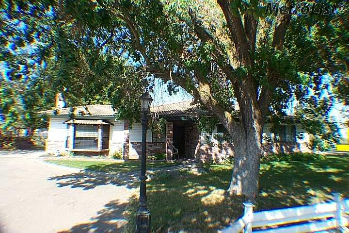 25 W Armstrong Rd, Lodi, CA 95242 photo 1