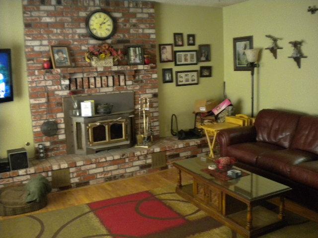 25 W Armstrong Rd, Lodi, CA 95242 photo 3