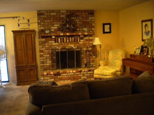 25 W Armstrong Rd, Lodi, CA 95242 photo 6
