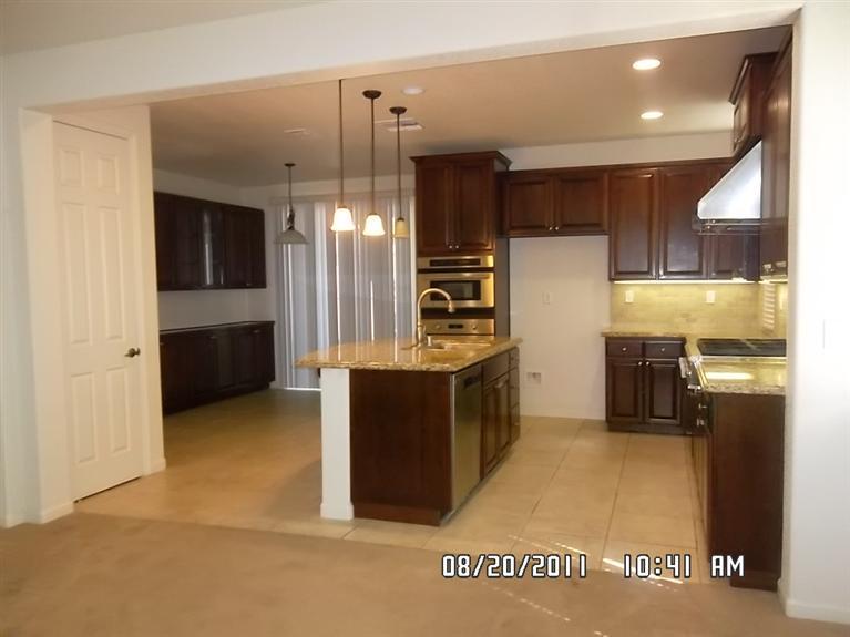 724 Tornga Dr, Ripon, CA 95366 photo 2