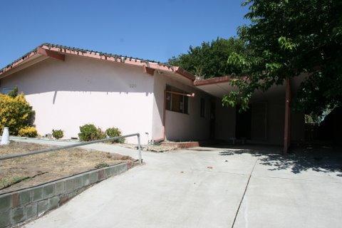 220 El Capitan Ave, Manteca, CA 95337 photo 1