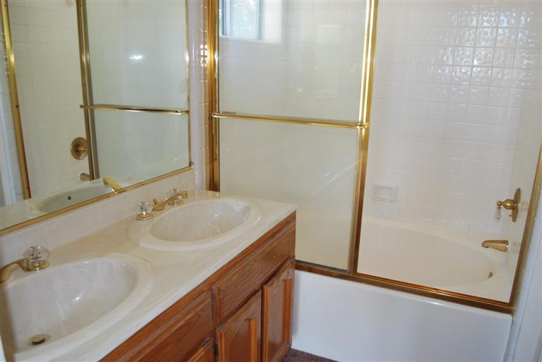 220 King Arthur Ct, Tracy, CA 95376 photo 5