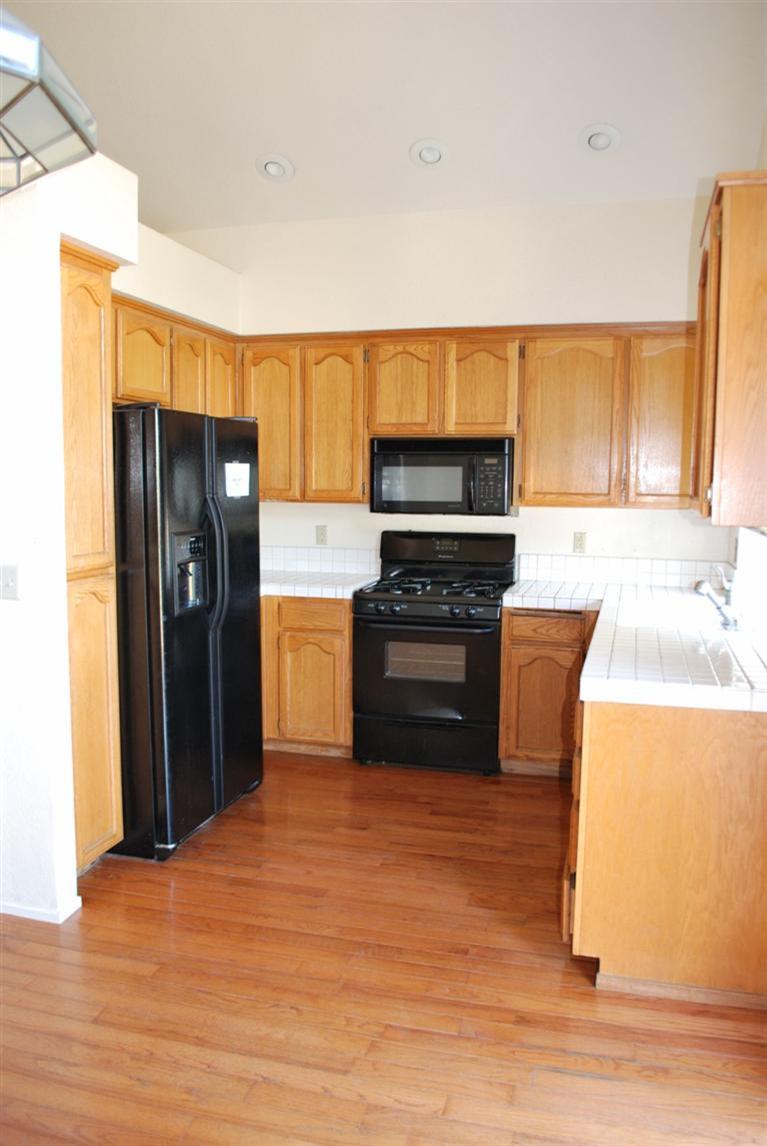 220 King Arthur Ct, Tracy, CA 95376 photo 3