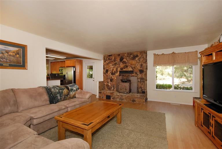 19960 Meadowood Dr, Jackson, CA 95642 photo 5