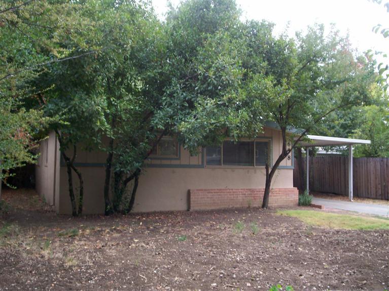 658 Lessley Pl, Davis, CA 95616 photo 2