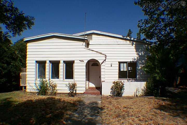 411 W 26th St, Merced, CA 95340 photo 1