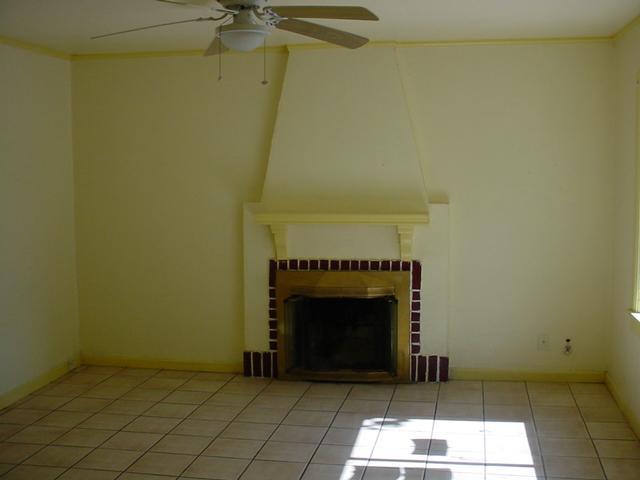 411 W 26th St, Merced, CA 95340 photo 2