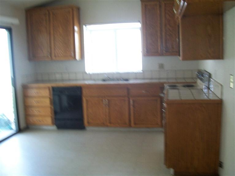 2425 Woodvale Dr, Modesto, CA 95355 photo 10
