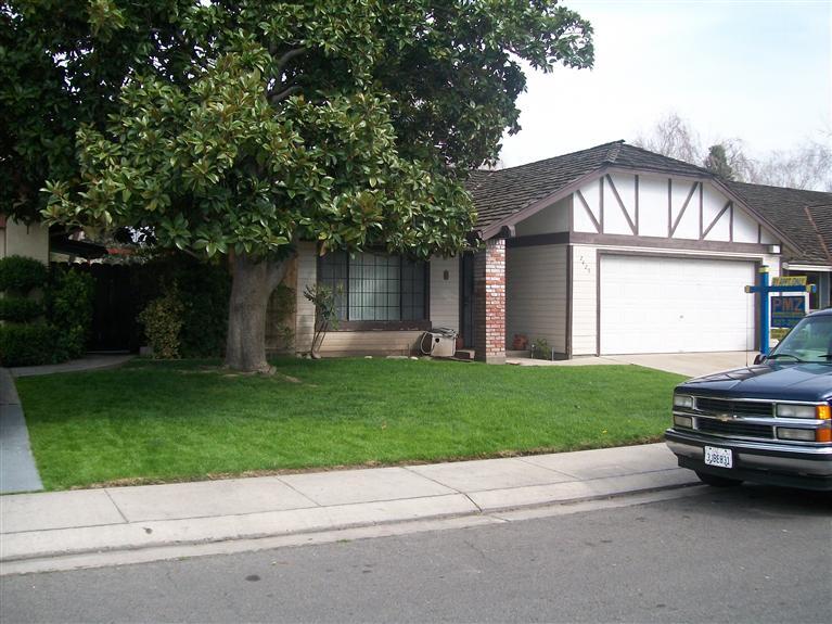 2425 Woodvale Dr, Modesto, CA 95355 photo 1
