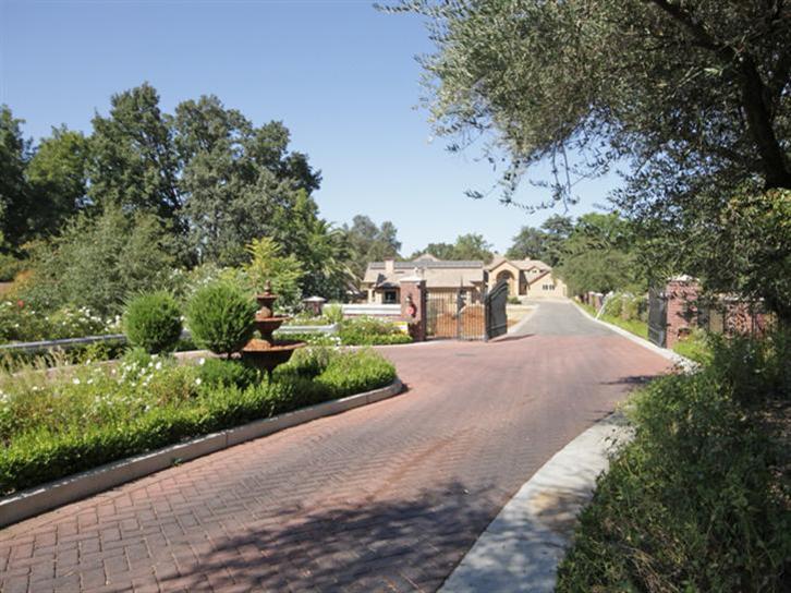 3830 Venice Pl, Carmichael, CA 95608 photo 1