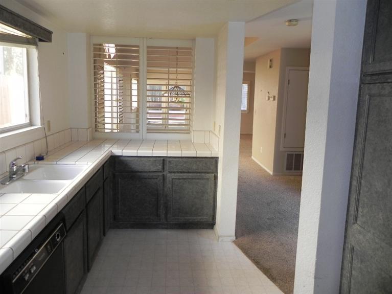 2720 Hoffman Woods Ln, Carmichael, CA 95608 photo 4