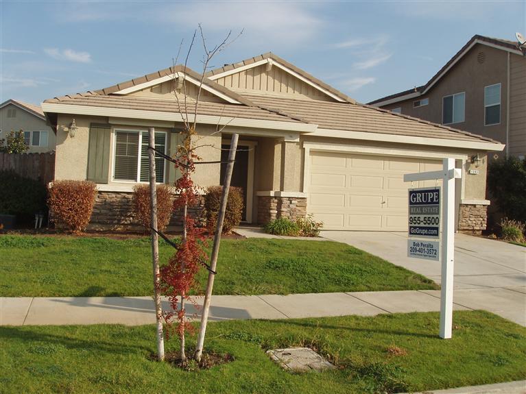 1393 Dynes St, Merced, CA 95348 photo 2
