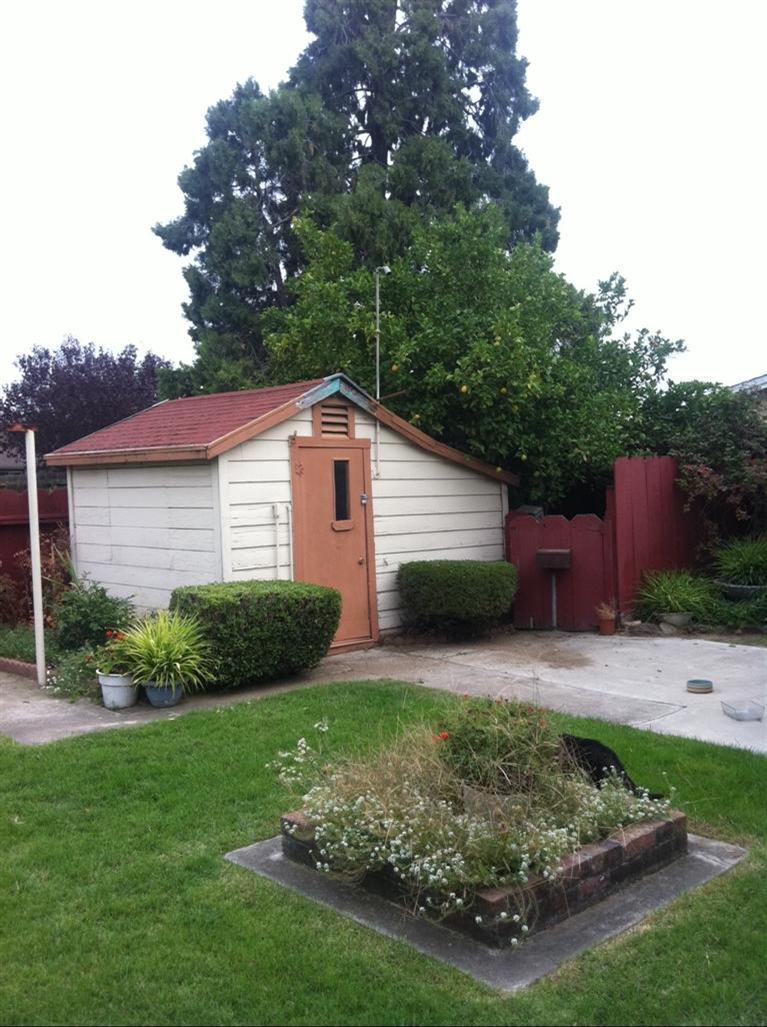 408 Locust Ave, Manteca, CA 95337 photo 2