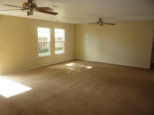 624 Walnut Ave, Patterson, CA 95363 photo 4