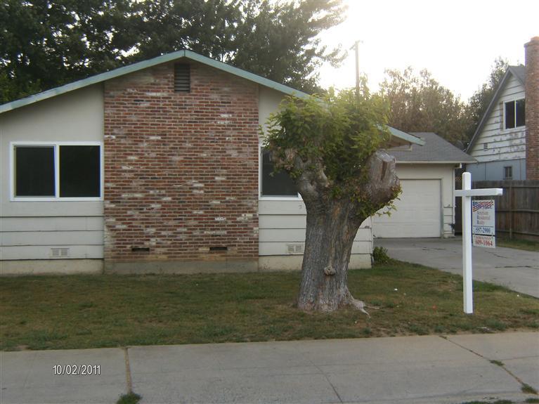 740 N Golden Ave, Lodi, CA 95240 photo 1