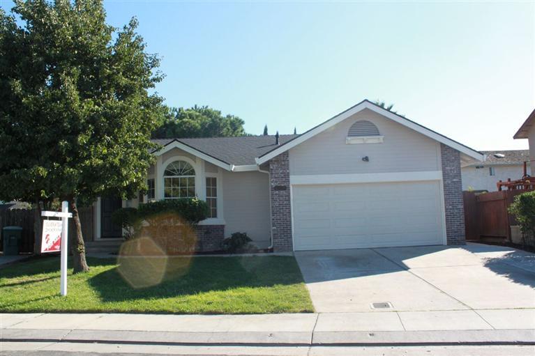 144 Camelback St, Lathrop, CA 95330 photo 1
