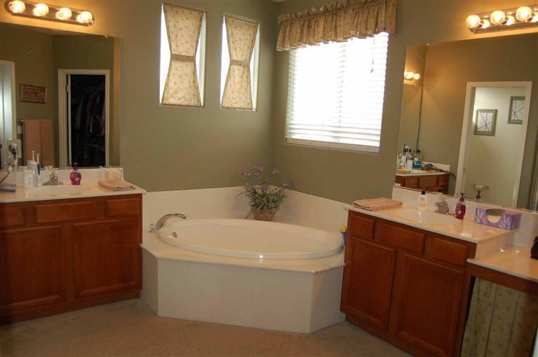 3905 Misty Ln, Modesto, CA 95355 photo 9